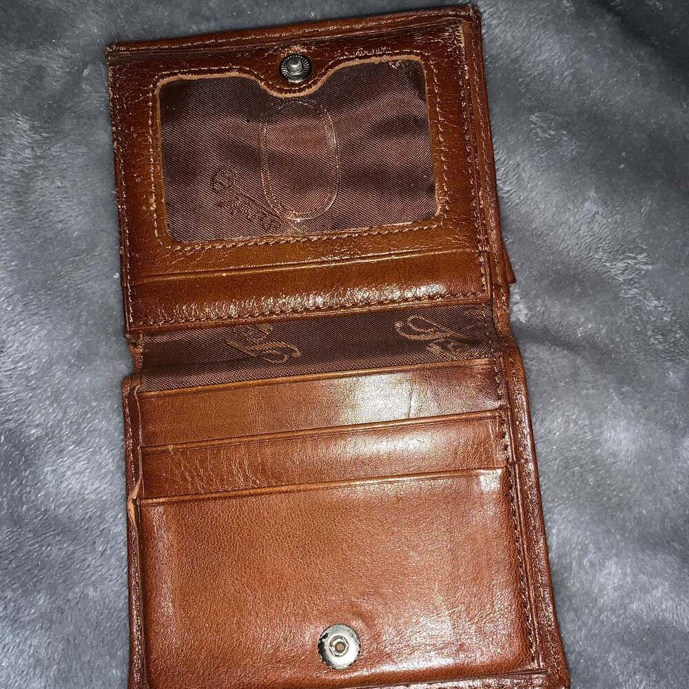 Fossil Genuine Leather Multi Compartment Trifold Wallet - Picture 4 of 5